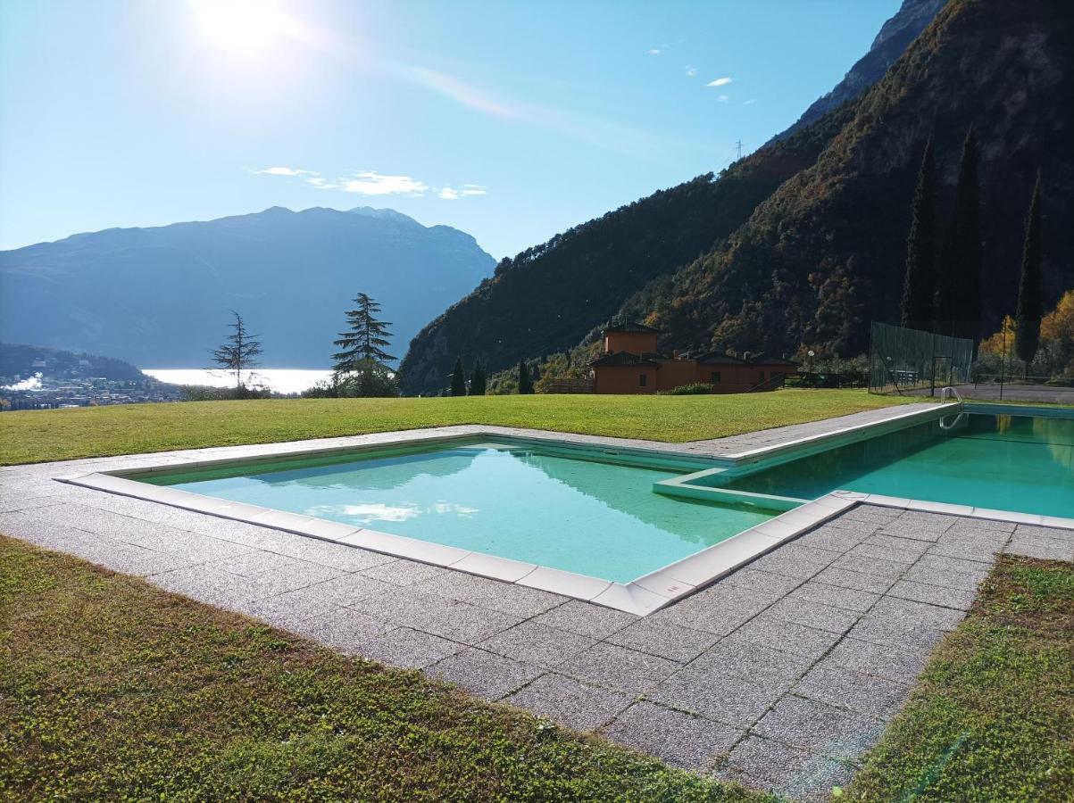 Lake View Studio Flat Riva del Garda Exteriör bild