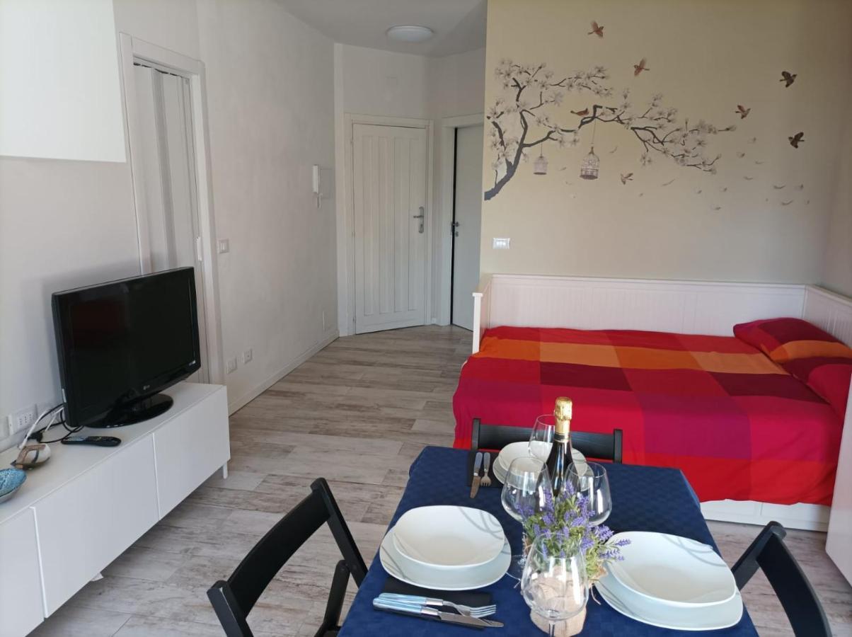 Lake View Studio Flat Riva del Garda Exteriör bild