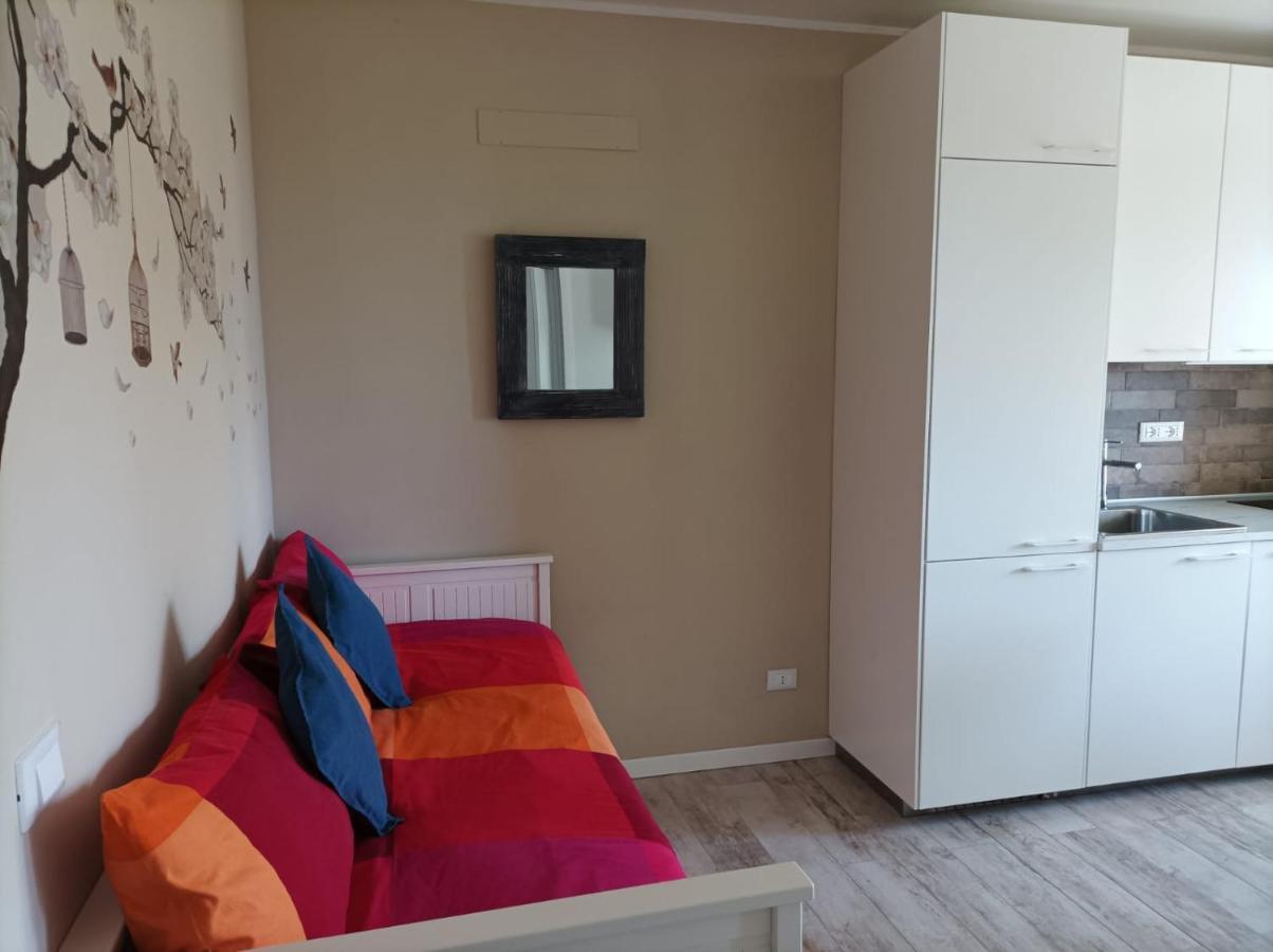 Lake View Studio Flat Riva del Garda Exteriör bild